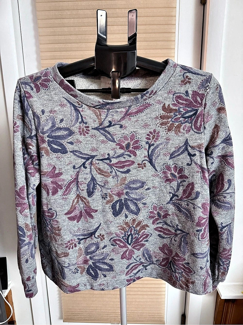 Boho Cottagecore Retro Muted tones Anthropologie Floral Top Gray Purple XS
